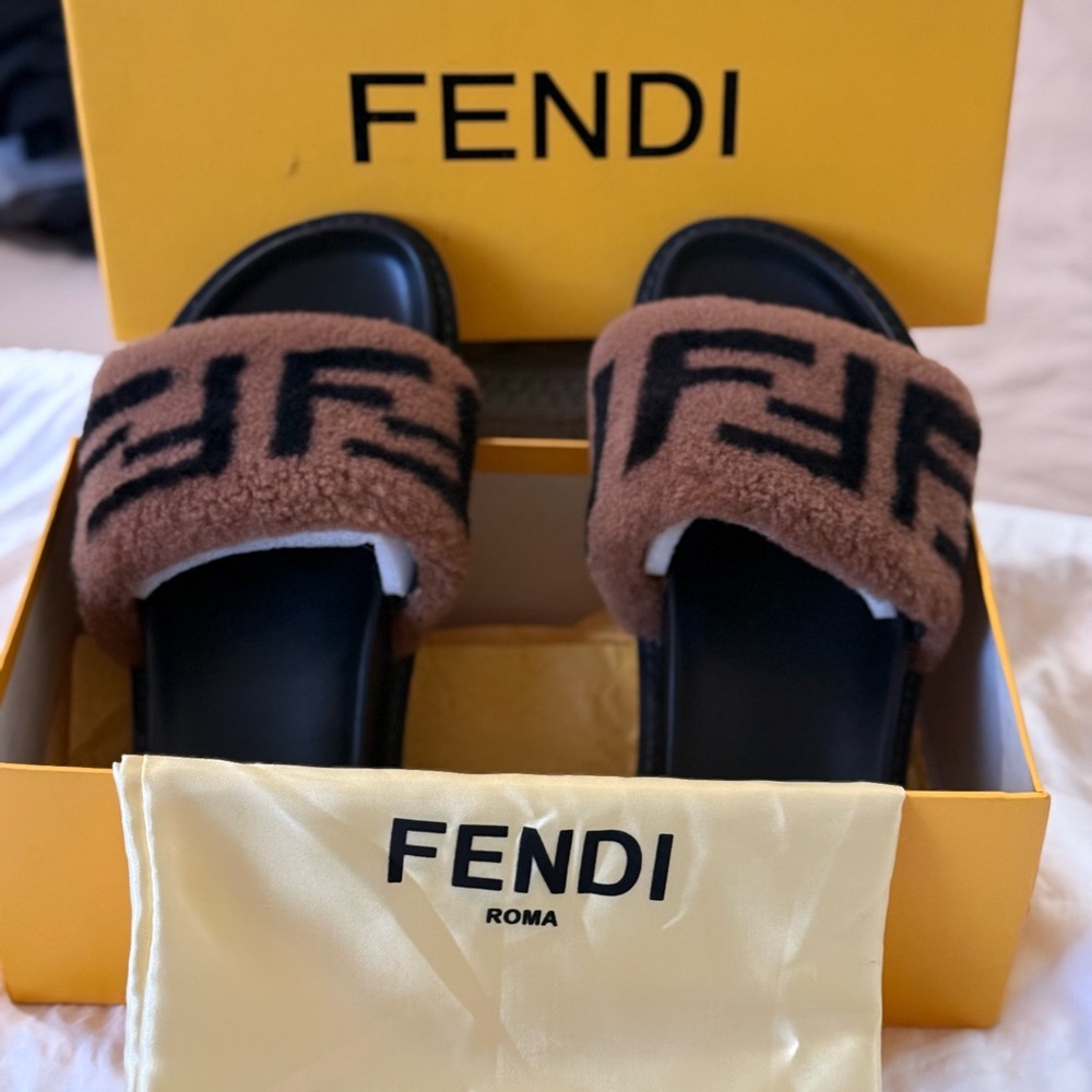 Authentic Fendi FF Fur brown & black slides